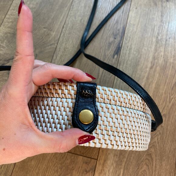 Round Rattan Crossbody Bag White Woven Straw Boho Summer Purse - Picture 5 of 9